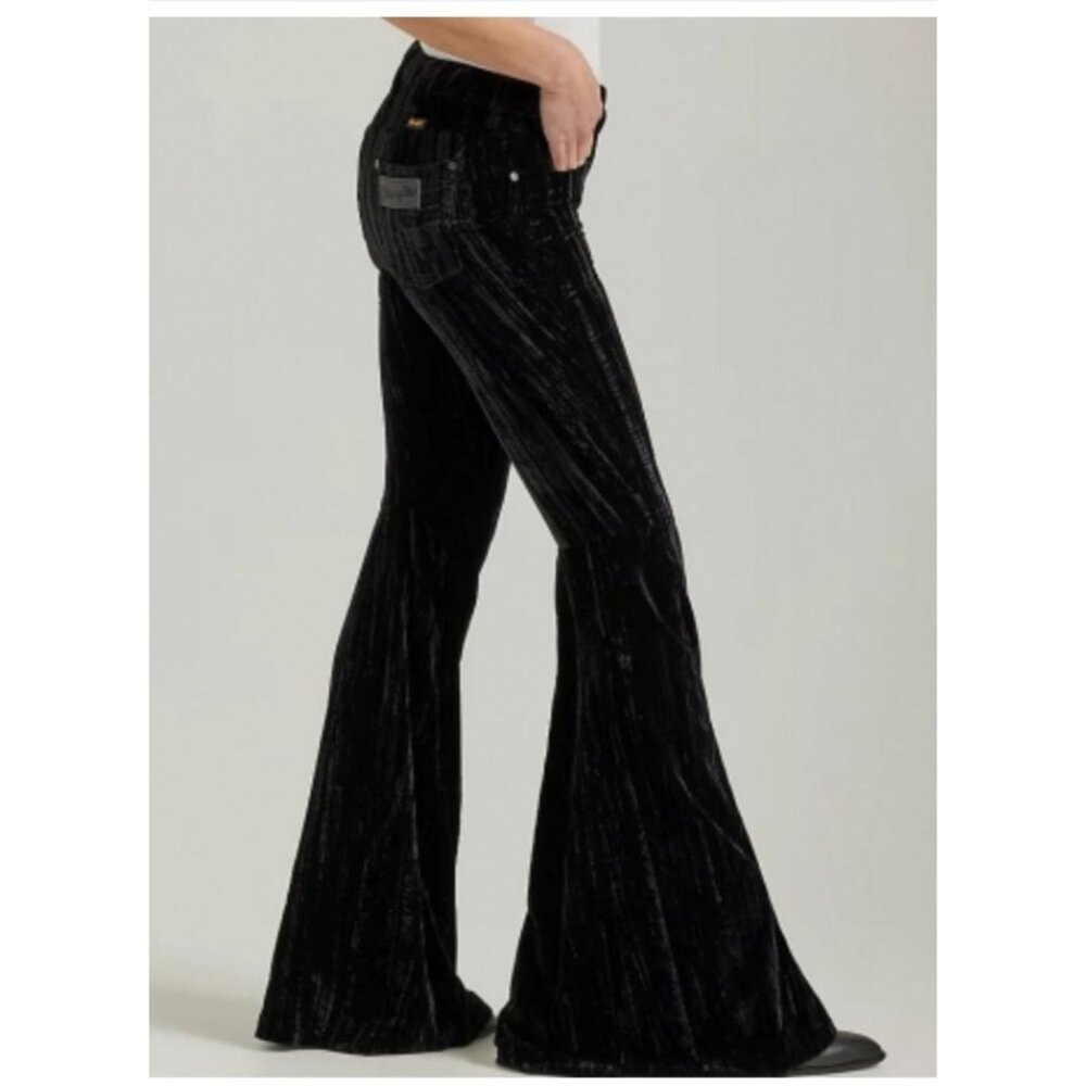 Wrangler Retro Velvet Comfort Stretch Fit High-Rise Black Flare 28 x 34